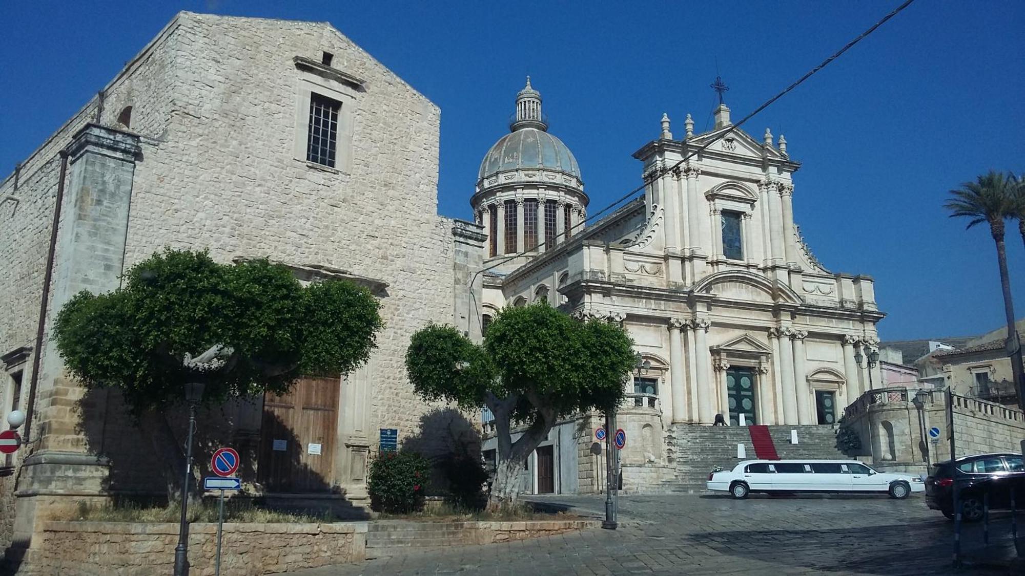 Vista Mare Tra I Luoghi Di Montalbano Villa Punta Secca Eksteriør billede