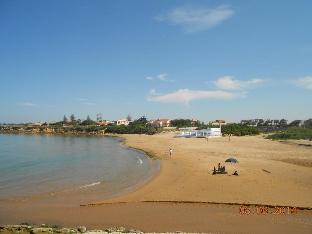 Vista Mare Tra I Luoghi Di Montalbano Villa Punta Secca Eksteriør billede