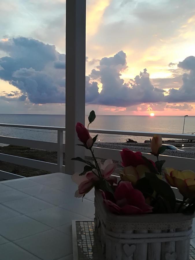 Vista Mare Tra I Luoghi Di Montalbano Villa Punta Secca Eksteriør billede